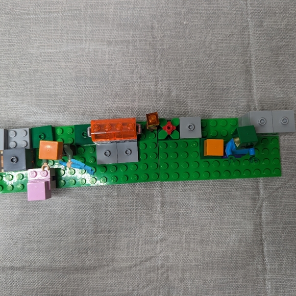 LEGO Minecraft 21123 The Iron Golem Pumpkin Steve Pig Minifigures Building Parts - Picture 4 of 16